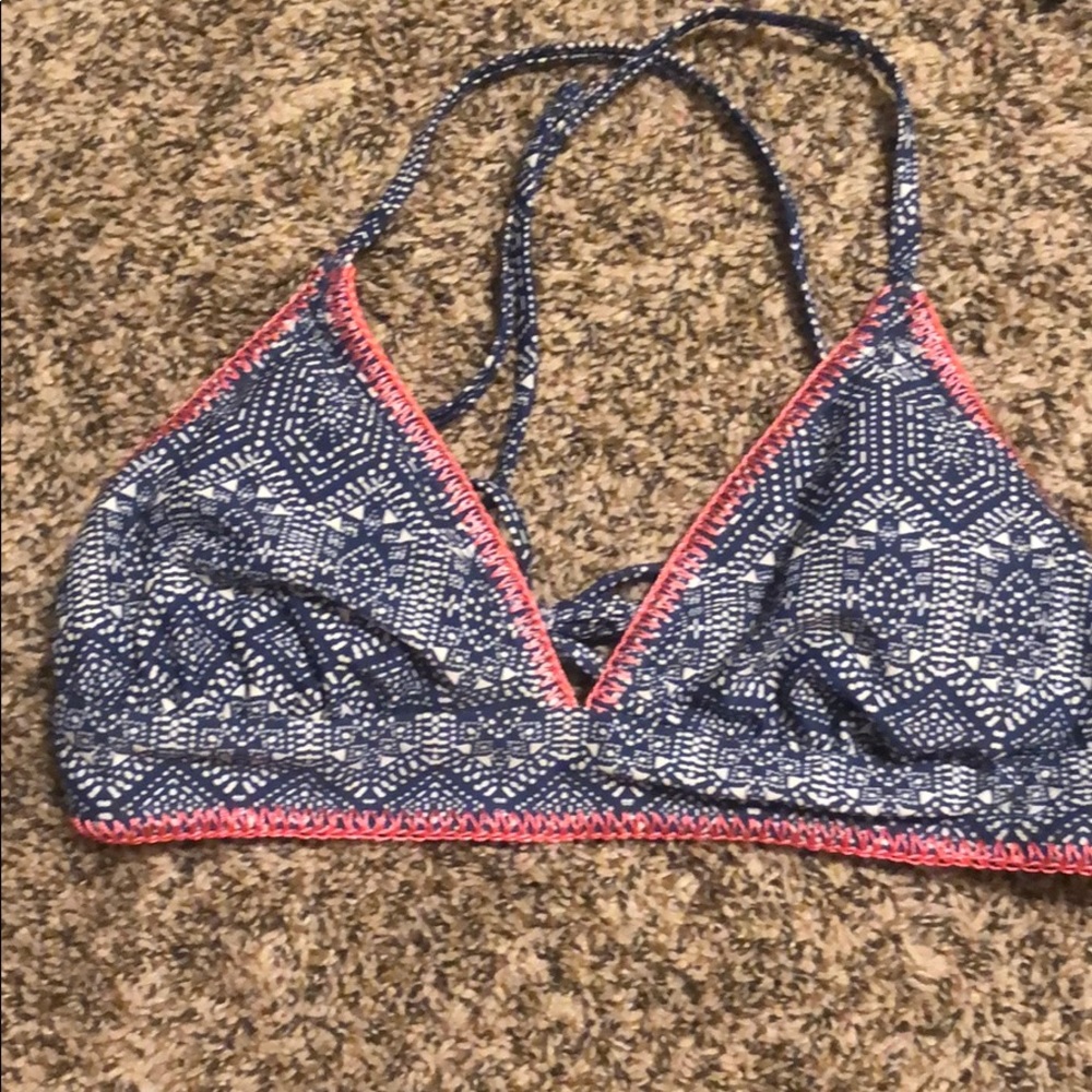 Baithing suit top size large